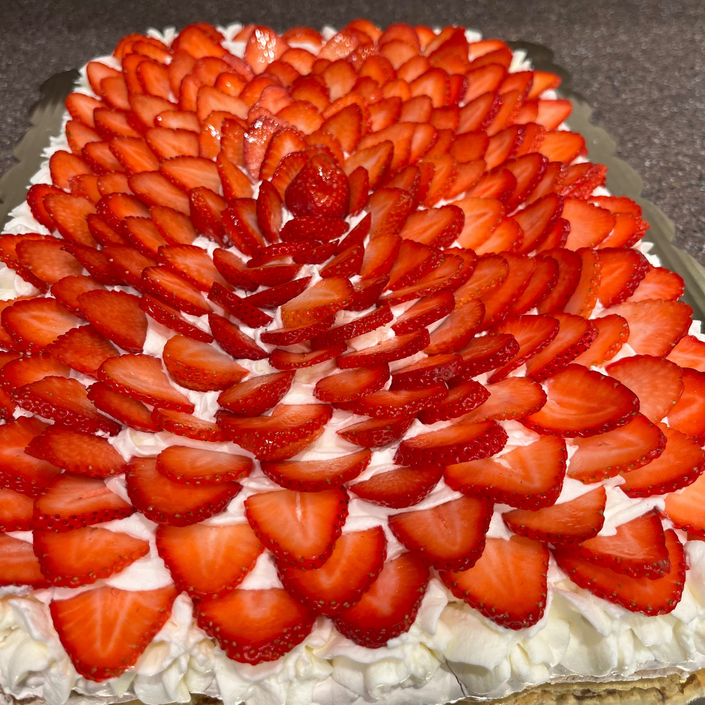 Signature Large Pavlova