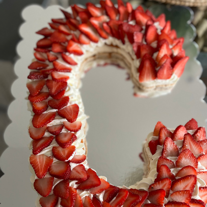 Signature Medium Pavlova